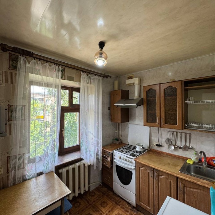 Фото Продам 3-х комнатную квартиру кв. 50 лет Обороны Луганска (район Мед городка).