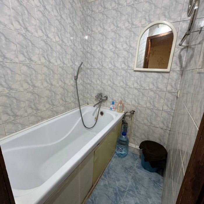 Фото Продам 3-х комнатную квартиру кв. 50 лет Обороны Луганска (район Мед городка).
