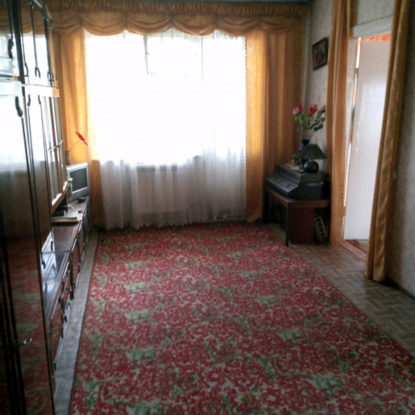 4к квартира кв 50 лет Октября г. Луганск