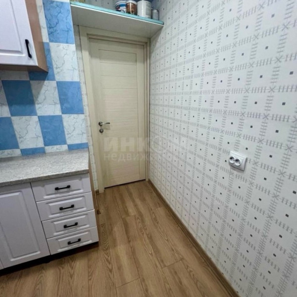 Продам 3к 50-Лет Октября 35