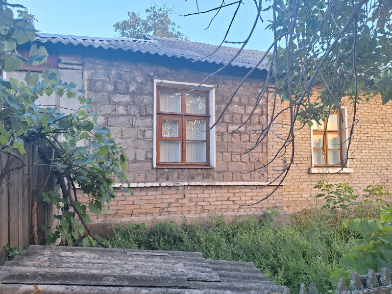 Фото Продается уютный дом в Брянке, район Стадиона Шахтер!