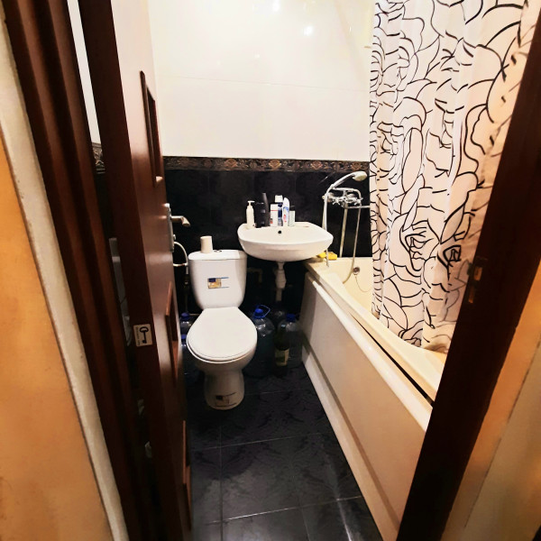 Фото №425 Продаётся 3 комн. кв-ра с Автономным отоплением, р-н Шпиля.