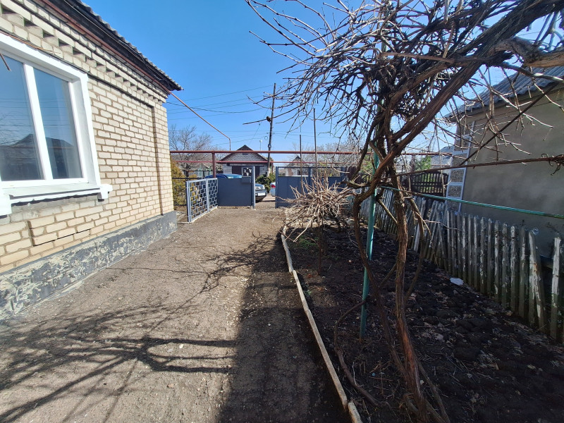 Продается 4-х комнатный дом в городе Стаханов, ул. Толбухина.