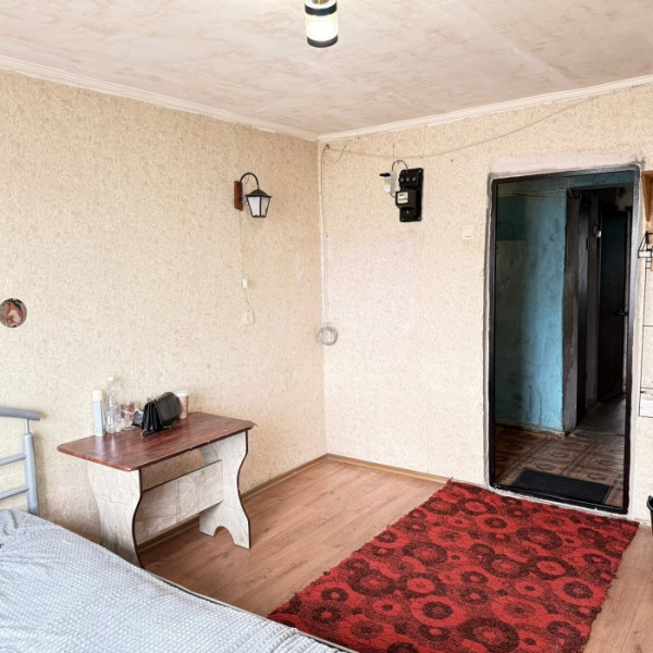 Продам 1к в коммунальной квартире в г Луганск р-н ресторана "Корона"