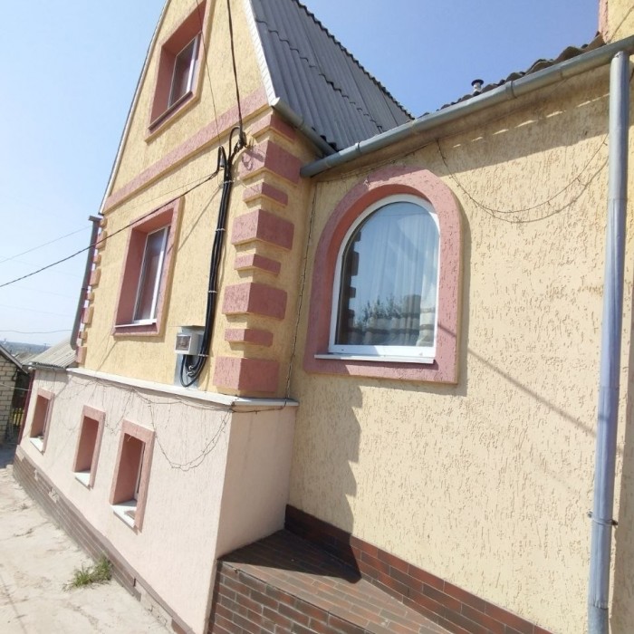 Продам дом в 3- уровнях район Филатова ( Артемовский).