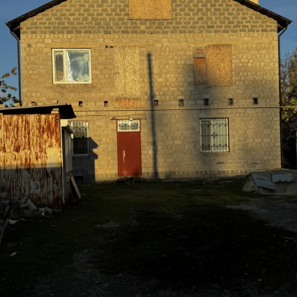 Продам дом в центре города 360м2