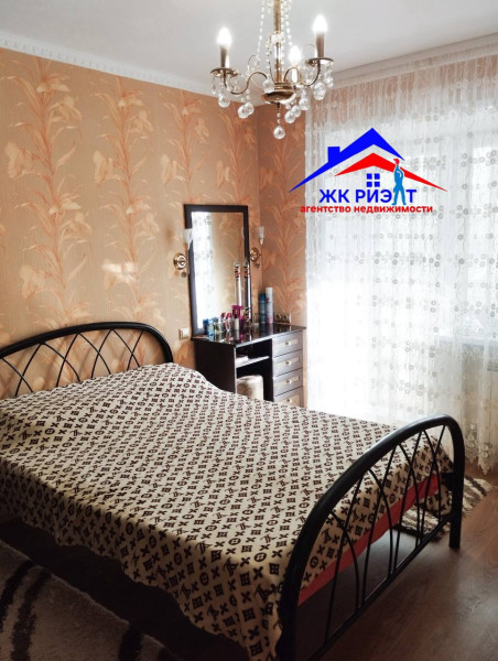 Фото Большая 4-комнатная квартира на кв. Волкова