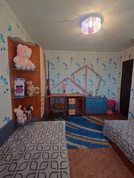 Фото Купить трехкомнатную в Станично-Луганском - Объект №470