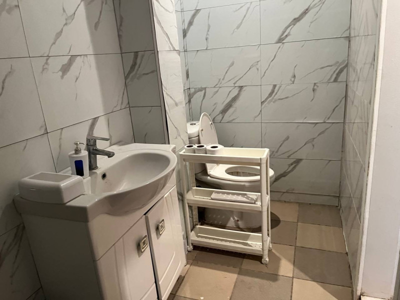 Фото ПРОДАЕТСЯ /СДАЁТСЯ КОММЕРЧЕСКОЕ ПОМЕЩЕНИЕ (г. Алчевск, район магазина “Киевский”)