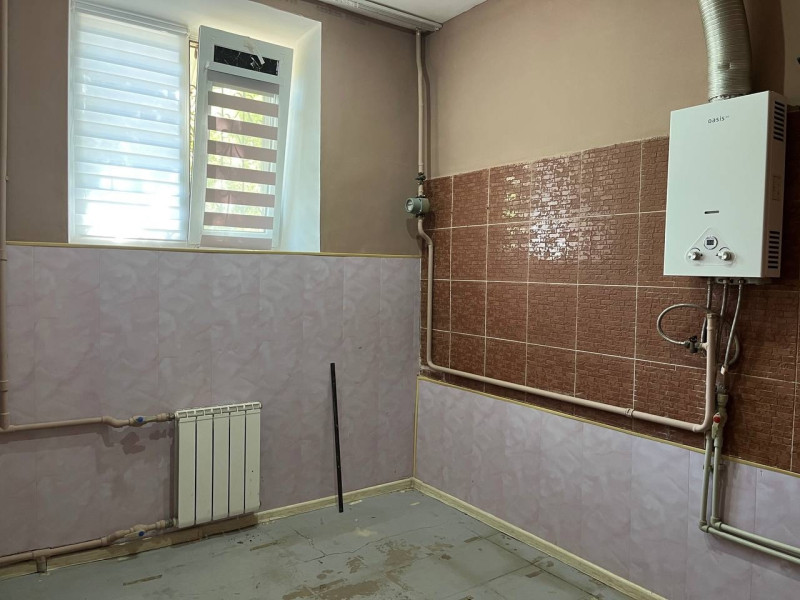 Фото ПРОДАЕТСЯ /СДАЁТСЯ КОММЕРЧЕСКОЕ ПОМЕЩЕНИЕ (г. Алчевск, район магазина “Киевский”)