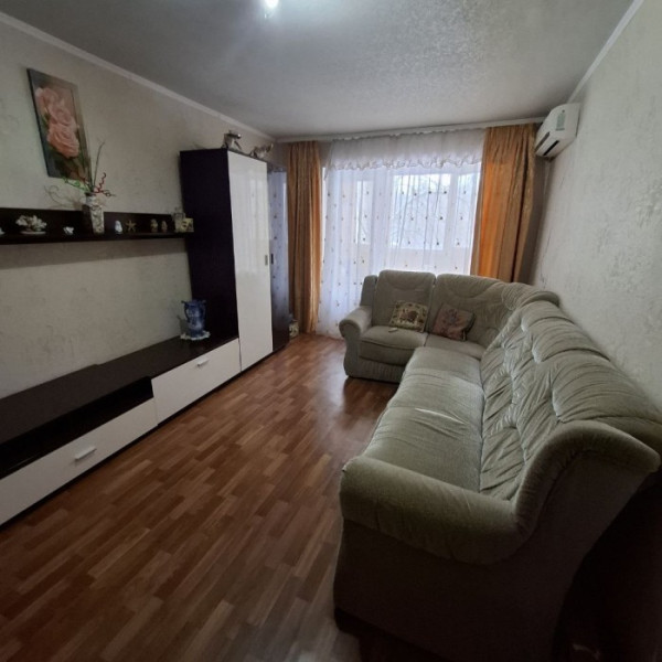 Продам 3-х комн. квартиру на кв. Волкова (верхняя часть квартала)