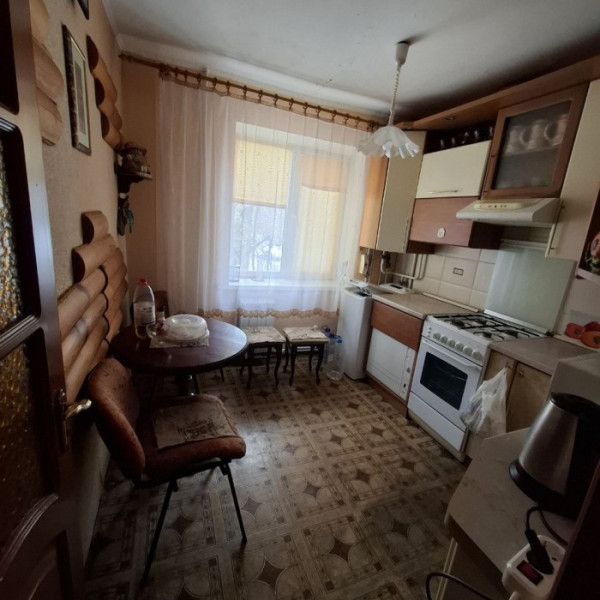 Фото Продам 3-х комн. квартиру на кв. Волкова (верхняя часть квартала)