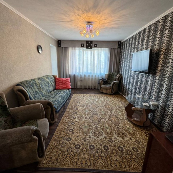 Фото Продам 3-х комнатную квартиру кв. Южный