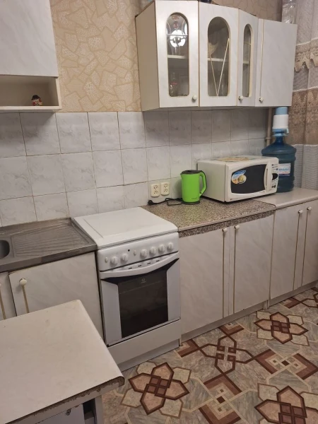 Сдаётся 3-комнатная квартира в городе Стаханов (ул. Мананкова) — на длительный срок.