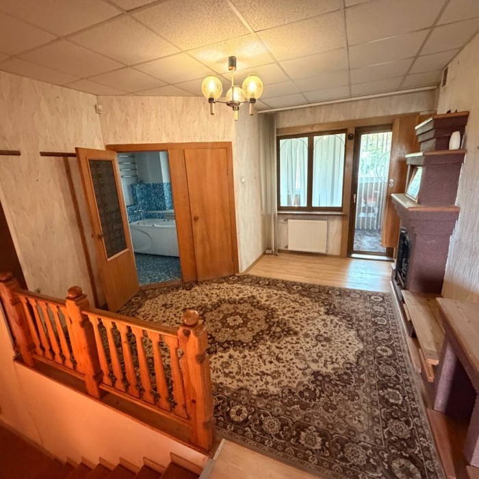 Фото Продам 2- х этажный дом, в г. Луганск, с прекрасным расположением- ул. Дальневосточная (р- н катка Пингвин).