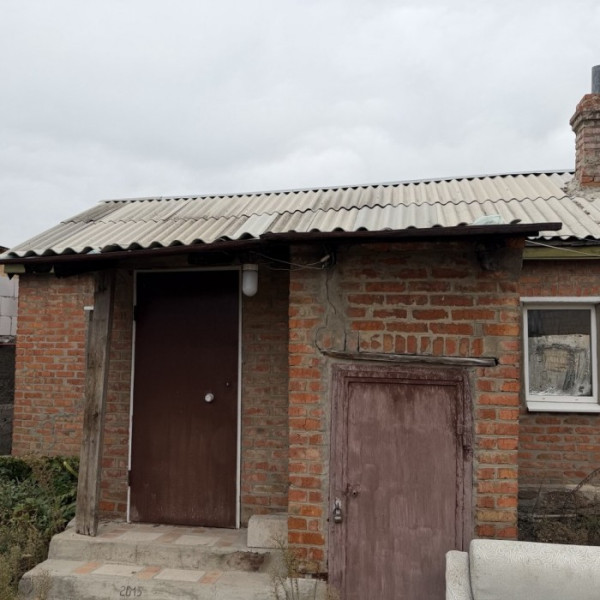 Продам флигель в городе Луганск улица Энгельса