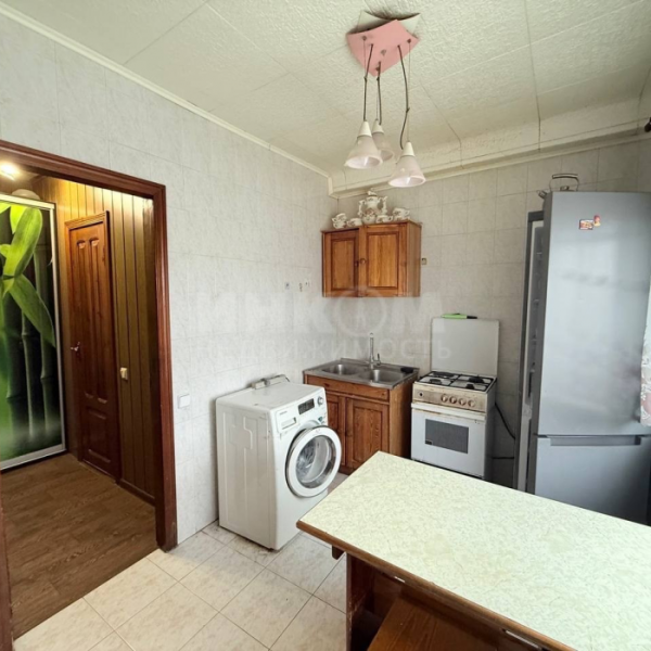 Фото Продам 2к квартиру на кв.Комарова ,6/9эт