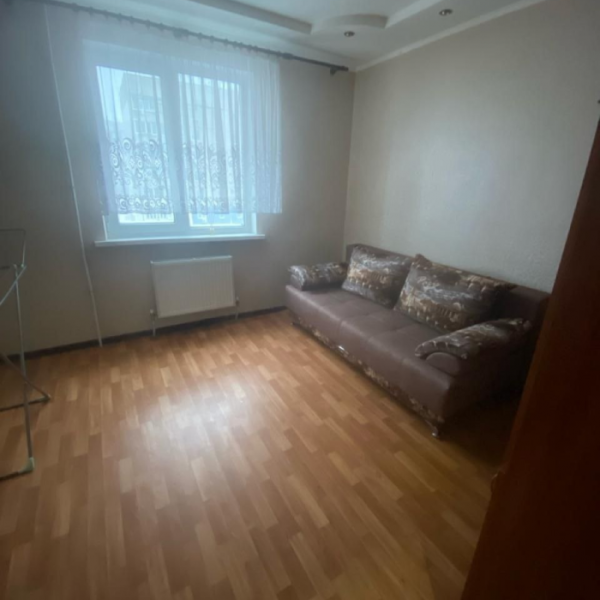 Фото Продам 4х комнатную квартиру, г. Луганск, кв - л Ольховский