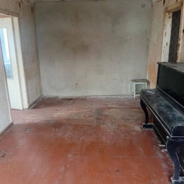 Фото Продам 2-х комн квартиру в Центре г. Луганск площадь ВОВ