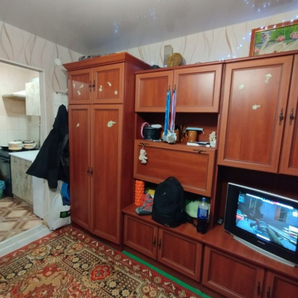 Фото Продам полугостинку на кв. Молодёжном