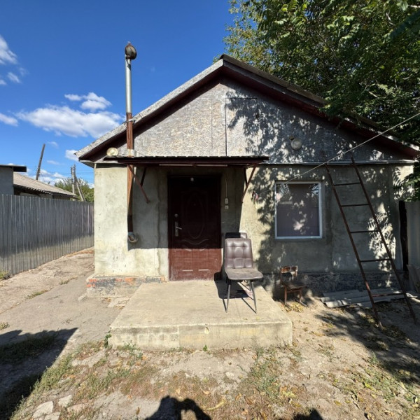 Продам флигель в городе Луганск Каменнобродский район