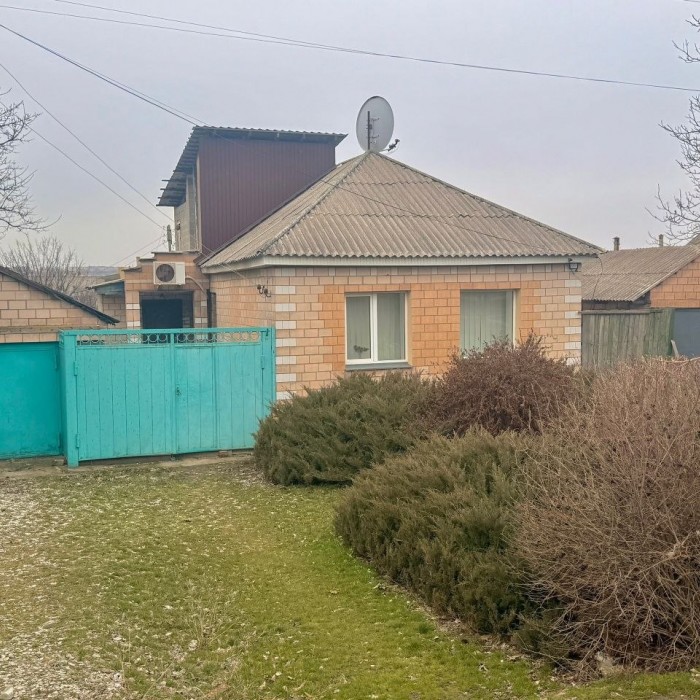 Продам дом, ул. Яна Лациса, район 33 школы.