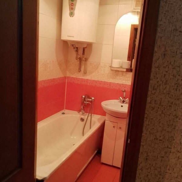 Фото Продам 1-к квартиру на кв. Комарова