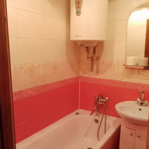 Фото Продам 1-к квартиру на кв. Комарова