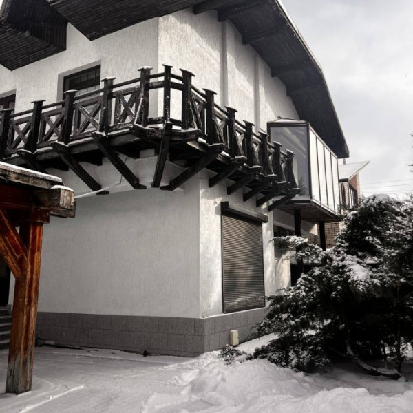 Продам отличный дом под бизнес в Луганске