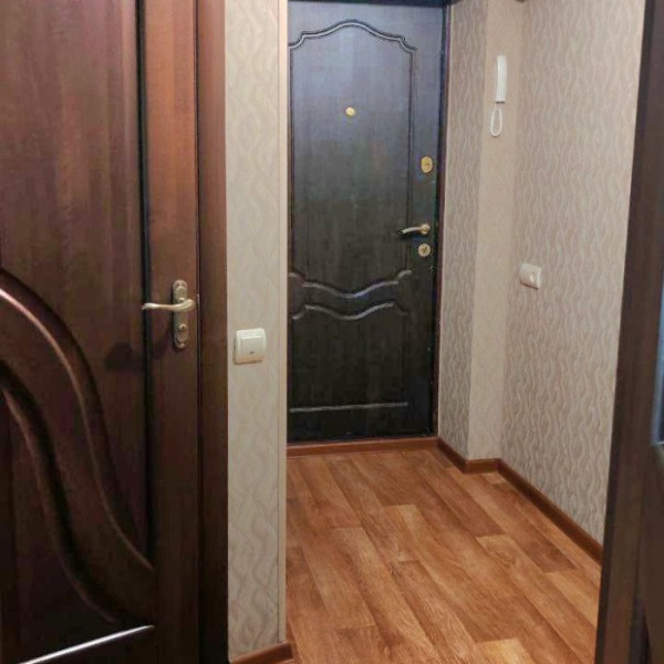 Фото Продам 1-к квартиру на кв. Гагарина, г. Луганск. (р-н банка ПСБ)