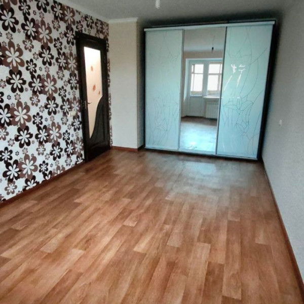 Продам 1-к квартиру на кв. Гагарина, г. Луганск. (р-н банка ПСБ)