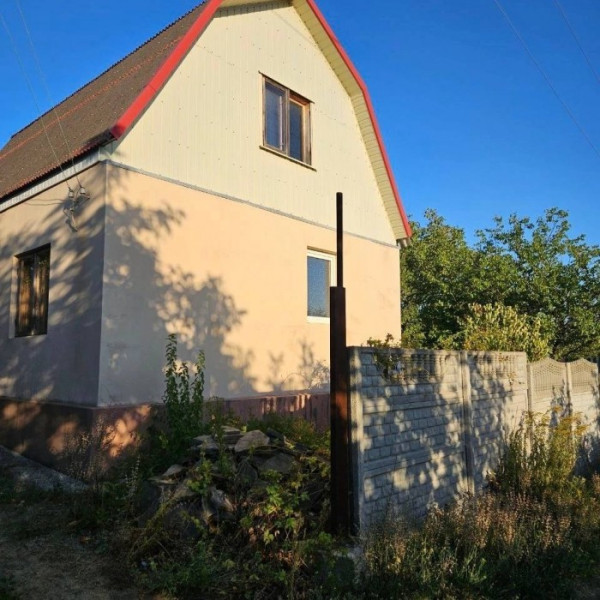 Продам дачу в черте города Луганска , ( дачный массив Роскошное).