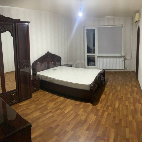 Фото Продам 6-ти комн квартиру в г.Луганск, 1-й Микрорайон