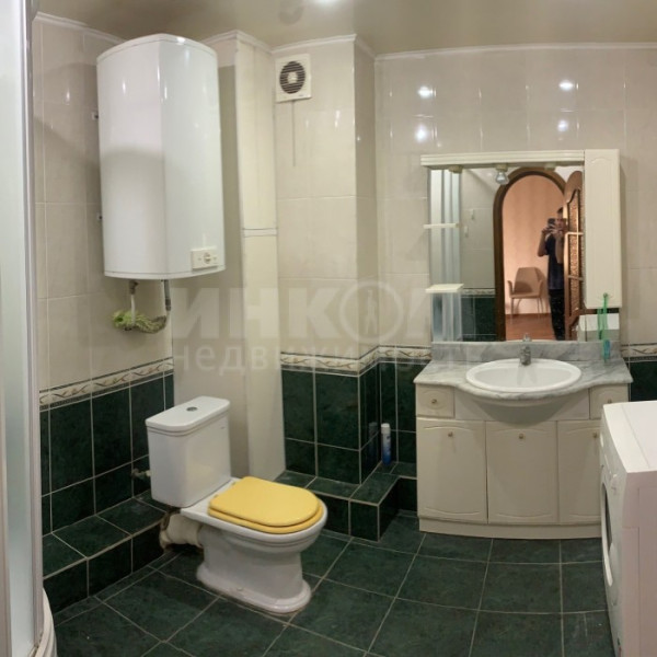 Фото Продам 6-ти комн квартиру в г.Луганск, 1-й Микрорайон