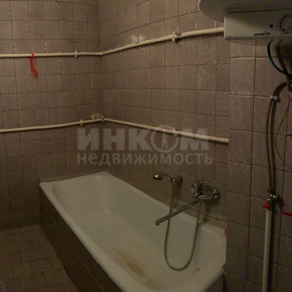 Фото Продам 6-ти комн квартиру в г.Луганск, 1-й Микрорайон