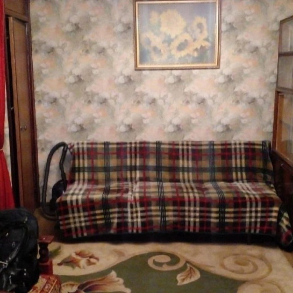 Фото Сдам 2-х ком квартиру на кв Комарова (магазин "Семья")