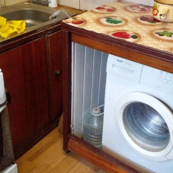 Фото Сдам 2-х ком квартиру на кв Комарова (магазин "Семья")