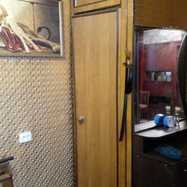 Фото Сдам 2-х ком квартиру на кв Комарова (магазин "Семья")