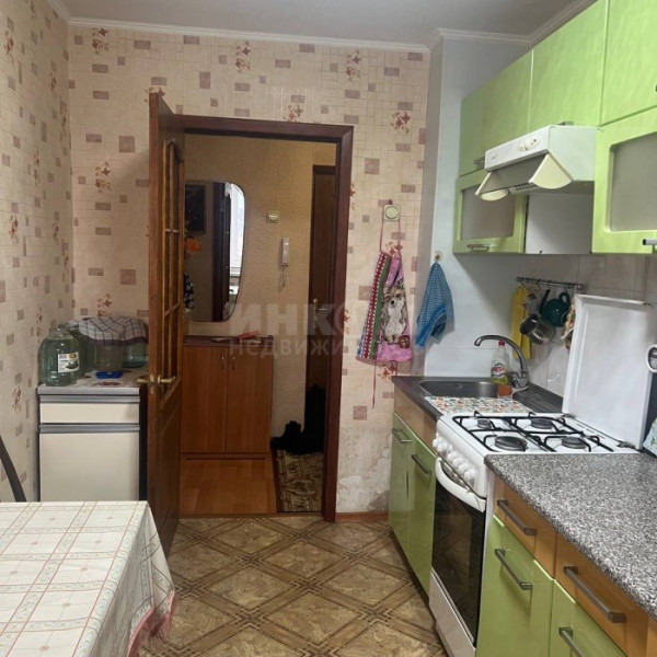 Фото Продам 2-х комн квартиру в Центре г. Луганск ул. Героя России Зозулина
