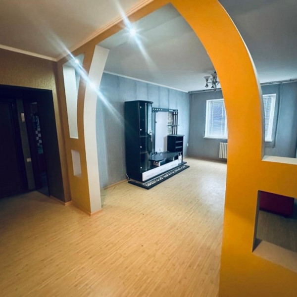 Продам 3-х комн квартиру в городе Луганск 1-й Микрорайон