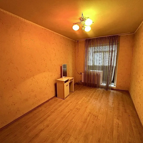 Фото Продам 3-х комн квартиру в городе Луганск 1-й Микрорайон