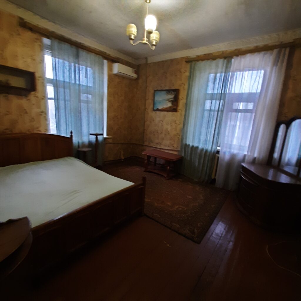 Фото №789 Продаётся 3 комн. кв-ра, “Сталинка”, ул. Ленинградская, р-н Музыкальной школы