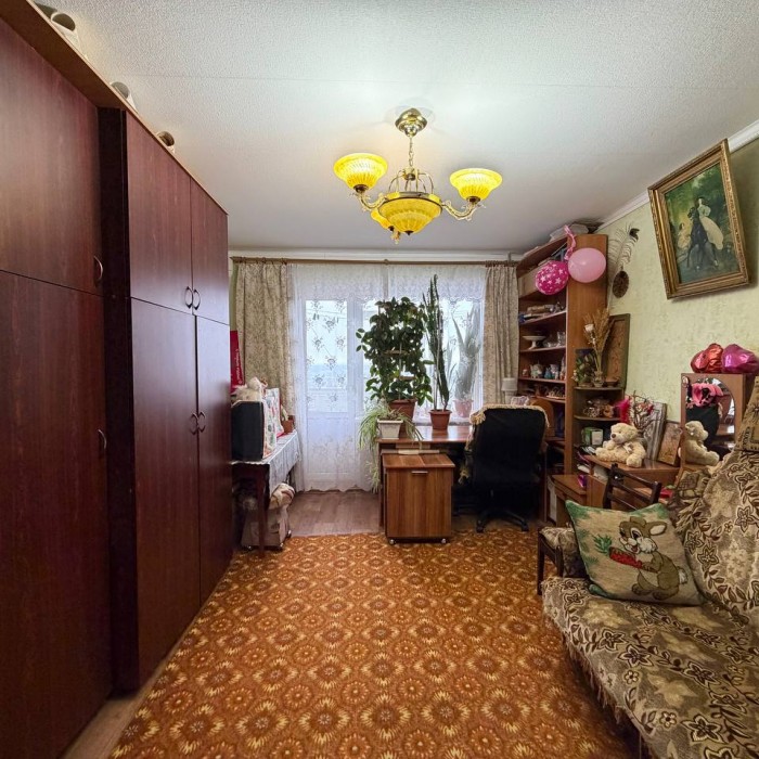 Продам 2-комн. кв. 50 лет Октября, р-н МФЦ, 8/9 эт. , квартира с АВТОНОМНЫМ ОТОПЛЕНИЕМ