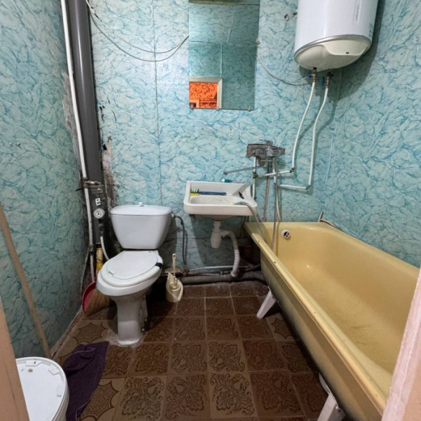 Фото Продам 1 комнатную квартиру квартиру Луганск пгт. Юбилейное (р- н больницы)