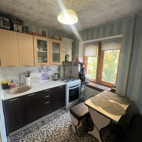 Продам 3к кв. 50 Лет Обороны Луганска Мед. Городок