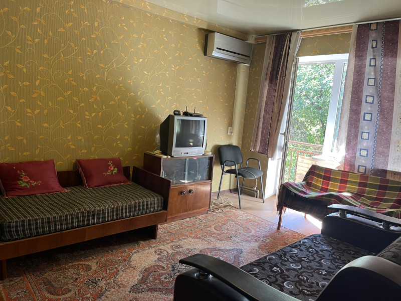 Фото Квартира г. Алчевск (ул. Ленинградская, 70)