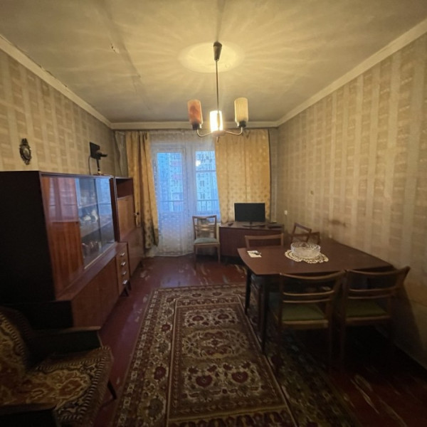 Сдам долгосрочно 2-х комнатную кв. на Городке Щорса (р- н Спар ул. Курчатова)