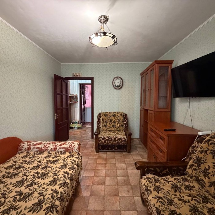 Продам 2-комн. кв. 50 лет Октября, р-н СМ «Базар».