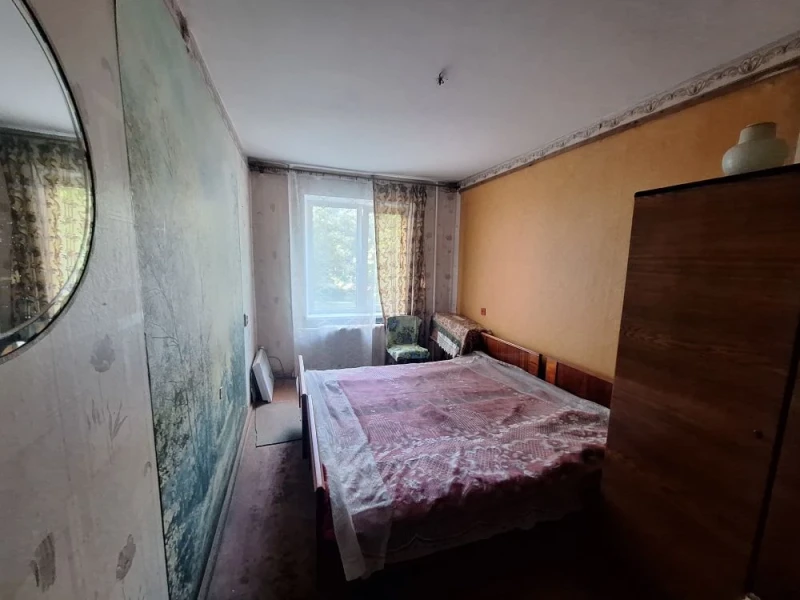 Продаётся 3-комнатная квартира в городе Ирмино, ул. Л. Чайкиной, д. 17.