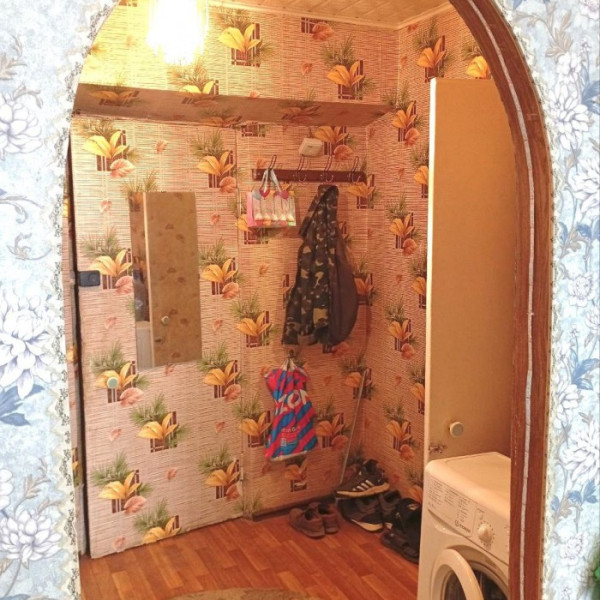 Фото Продам полугостинку на квартале Жукова